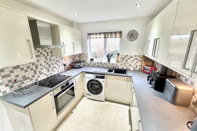 26, Chantry Close, Leicester photo 3