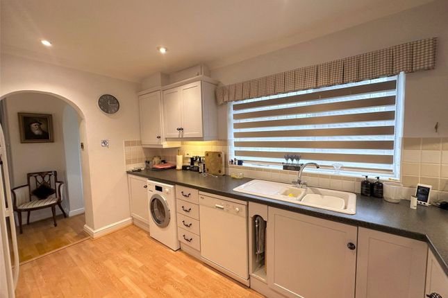 69, Conway Crescent, Somerset photo 4