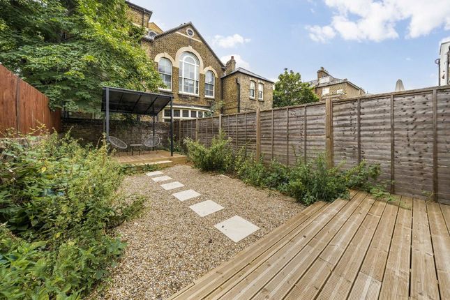 Flat A, 20, Stonenest Street, London photo 4