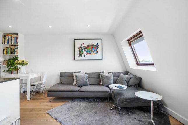 Flat for sale in Northfield Avenue, Northfields