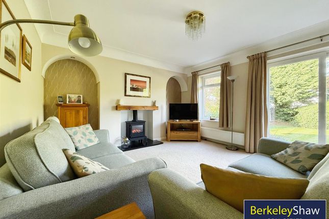 Lounge/ Dining Room