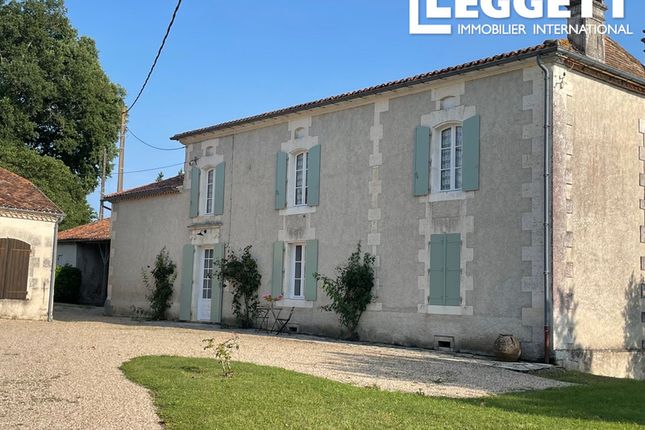 Thumbnail Villa for sale in Bors (Canton De Tude-Et-Lavalette), Charente, Nouvelle-Aquitaine