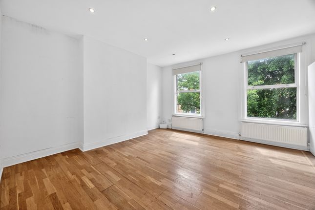 52, Mattock Lane, London photo 3