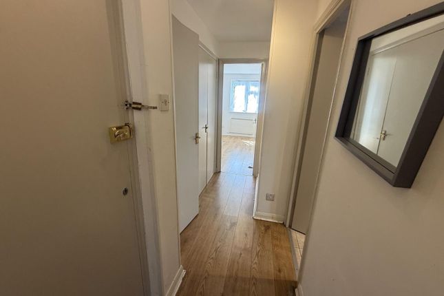 Flat 2, Henry House 62A, Grove Road, Hounslow photo 4