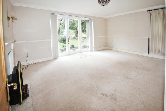Flat for sale in West Drive, Sonning, Reading