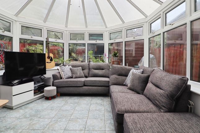 5, Osprey Close, PENARTH photo 4