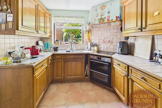 38, Whitefield Road, Northampton photo 3