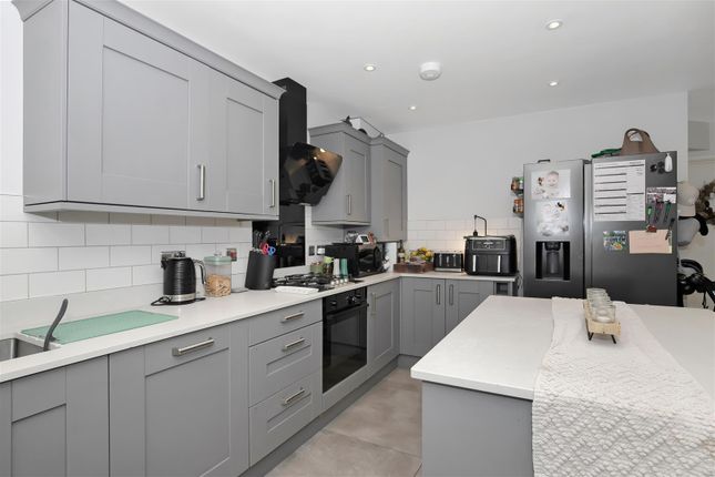 6, Aldens Close, Bristol photo 5