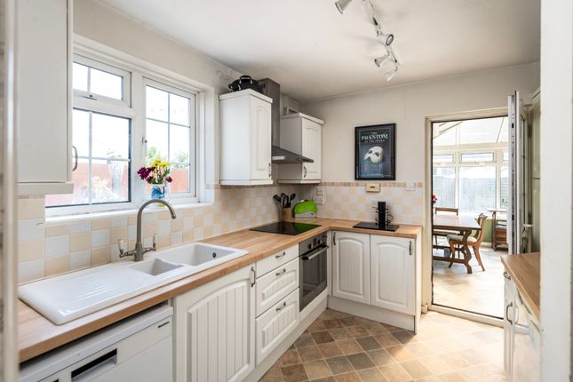 2a Evesham Road North, Reigate photo 5