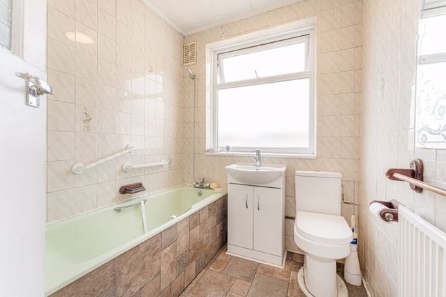 End terrace house for sale in Belvedere Road, London