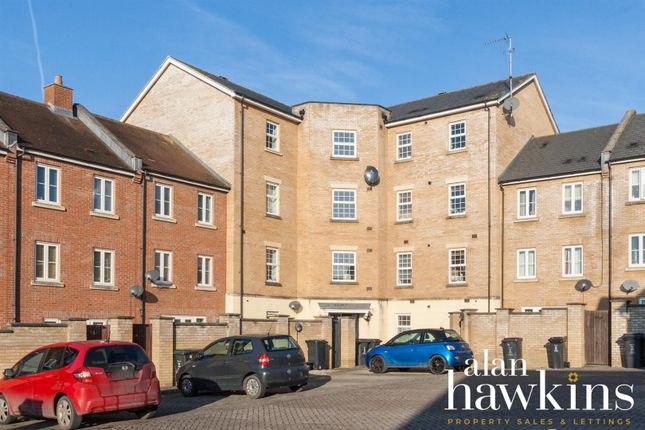 Flat for sale in Doulton Close, Swindon