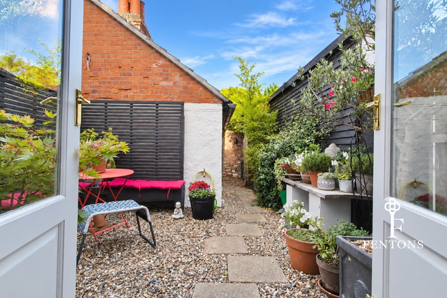 22, The Street, Kirby-le-Soken photo 3