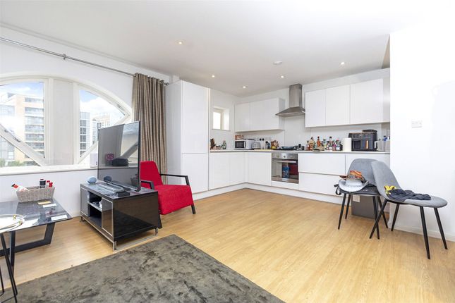 Flat to rent in 9 Greenwich Quay, Clarence Road, London