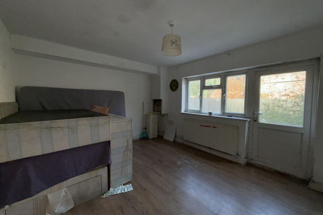 80, Sumner Road, Croydon photo 2