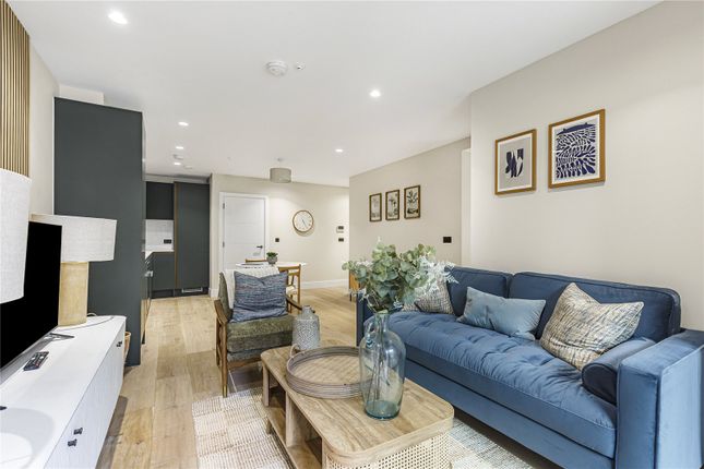 Flat 1, 26, Priests Bridge, London photo 2