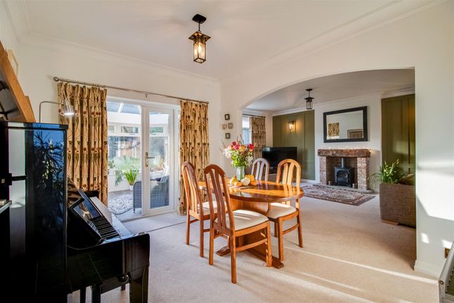 28, Applehaigh Lane, Notton photo 3