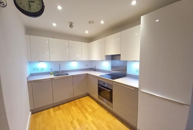 Flat 95 Crossways, Windsor Road, Slough photo 5