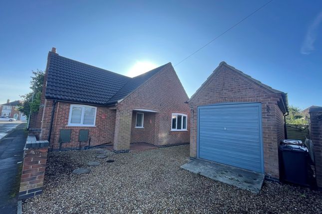 Thumbnail Detached bungalow to rent in Middlefield Close, Hinckley, Leicestershire