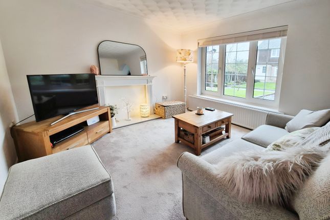 48, Lime Tree Avenue, Somerset photo 4