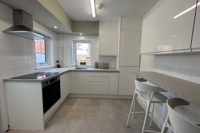 Room 2, Birkenhead photo 4
