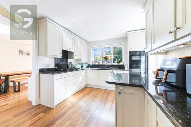 32 Cullerne Close, Epsom photo 3