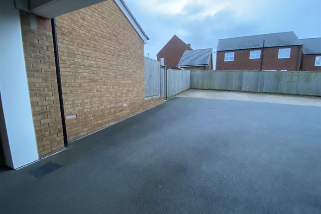 Terraced house for sale in Chimneypot Lane, Swadlincote