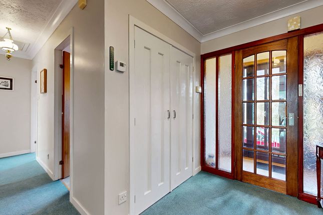5 Uplawmoor Road, Glasgow photo 4