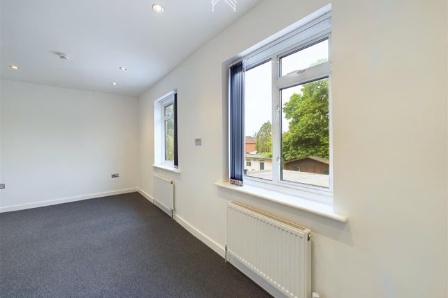 Bamford Avenue, Wembley photo 2