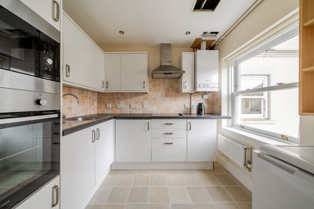60 Hascombe Court,, Somerleigh Road, Dorset photo 3