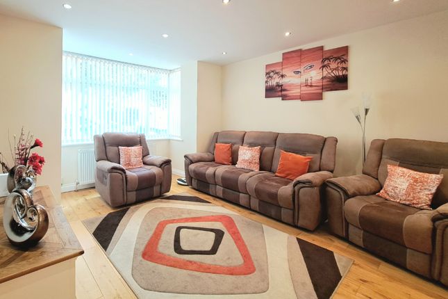 26, Moat Drive, Harrow photo 4