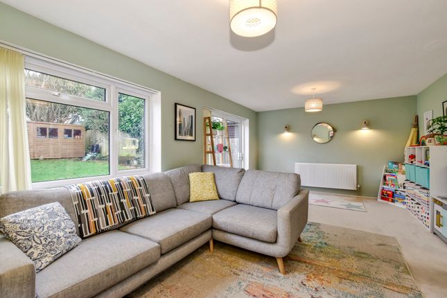 2 Gade Valley Close, Kings Langley photo 2
