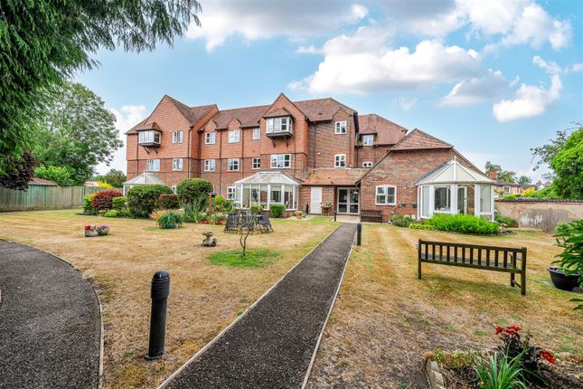 Flat 16, Pembroke Court, West Street, Wilton photo 3