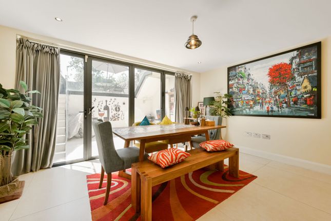 Duchess Mews, Ealing photo 2