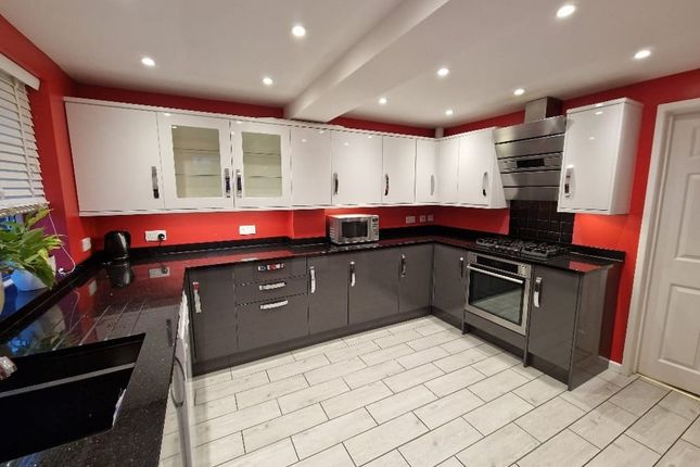 84 The Drive, Uckfield photo 2