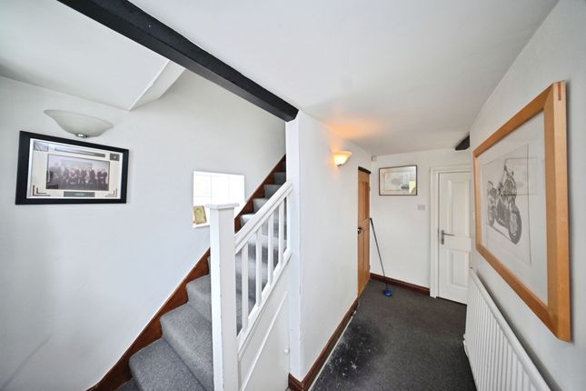 38 Weir Road, Leicester photo 4