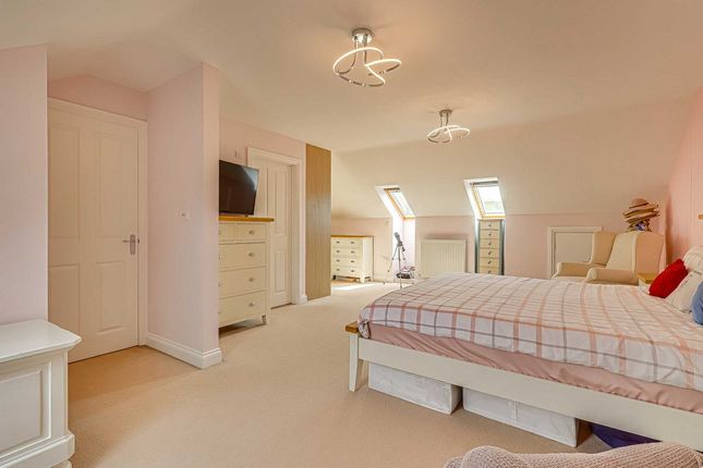86, St Marys Drive, Benfleet photo 4