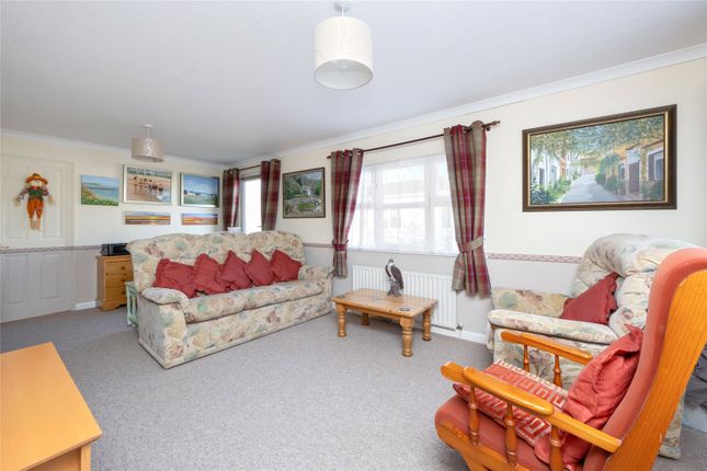 28, The Fairway, Lancing photo 2