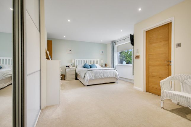 1, Fermandy Lane, Crawley Down photo 3