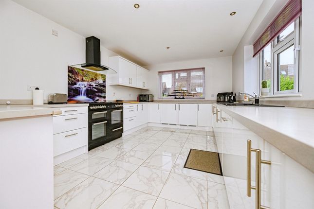 10, Stonelea Road, Hemel Hempstead photo 3