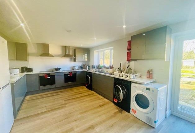 Room 8, 53, Buckingham Road, Bicester photo 3