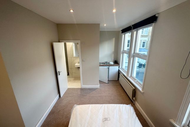 30, Tradescant Road, London photo 4