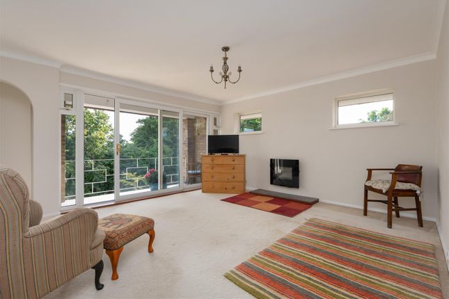 6, Cypress Close, Whitstable photo 3