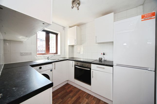 11, Felbrigg Close, Luton photo 4