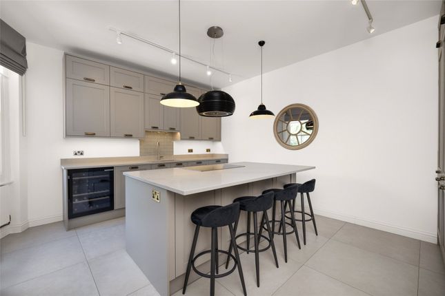 Flat 26, Cadogan Court,, Draycott Avenue, London photo 4