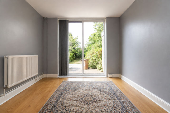 45, Chester Avenue, Luton photo 5