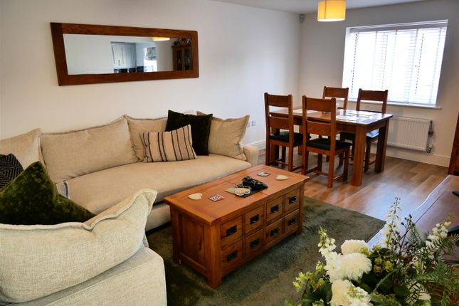 18, Stoke Meadow, Calne photo 5