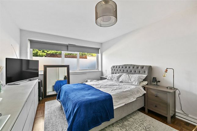 2 Tunstall Court,, Hatherley Road, Richmond photo 4