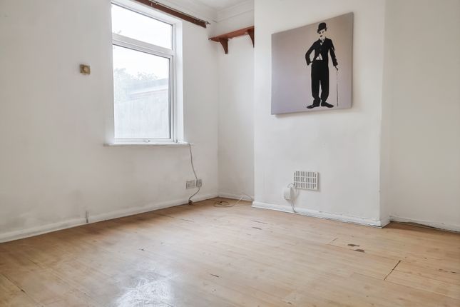 61 Hibbert Street, Luton photo 2