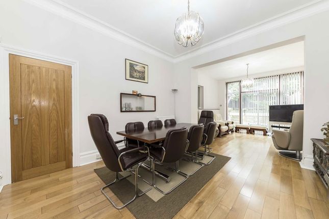 9, Rowsley Avenue, London photo 3