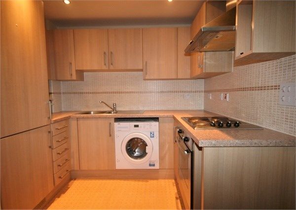 Flat to rent in Kings Road, Swansea